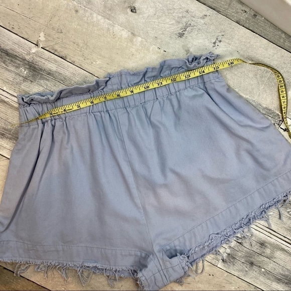 Urban Outfitters Ecote blue paper bag waisted shorts high rise raw hem size L - Picture 3 of 9